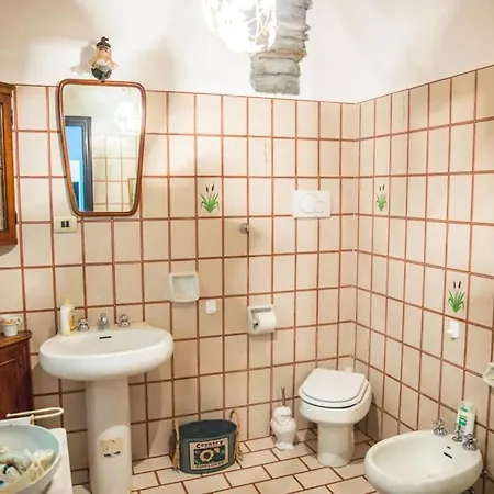Semesterbostad La Casa Nel Bosco Uscio